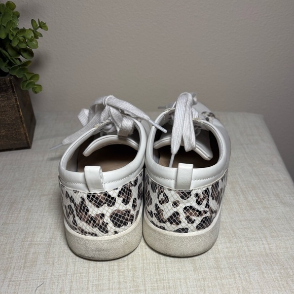 Vionic Womens Leyo White Leather Trim Casual and Fashion Sneakers Shoes New - Picture 3 of 7